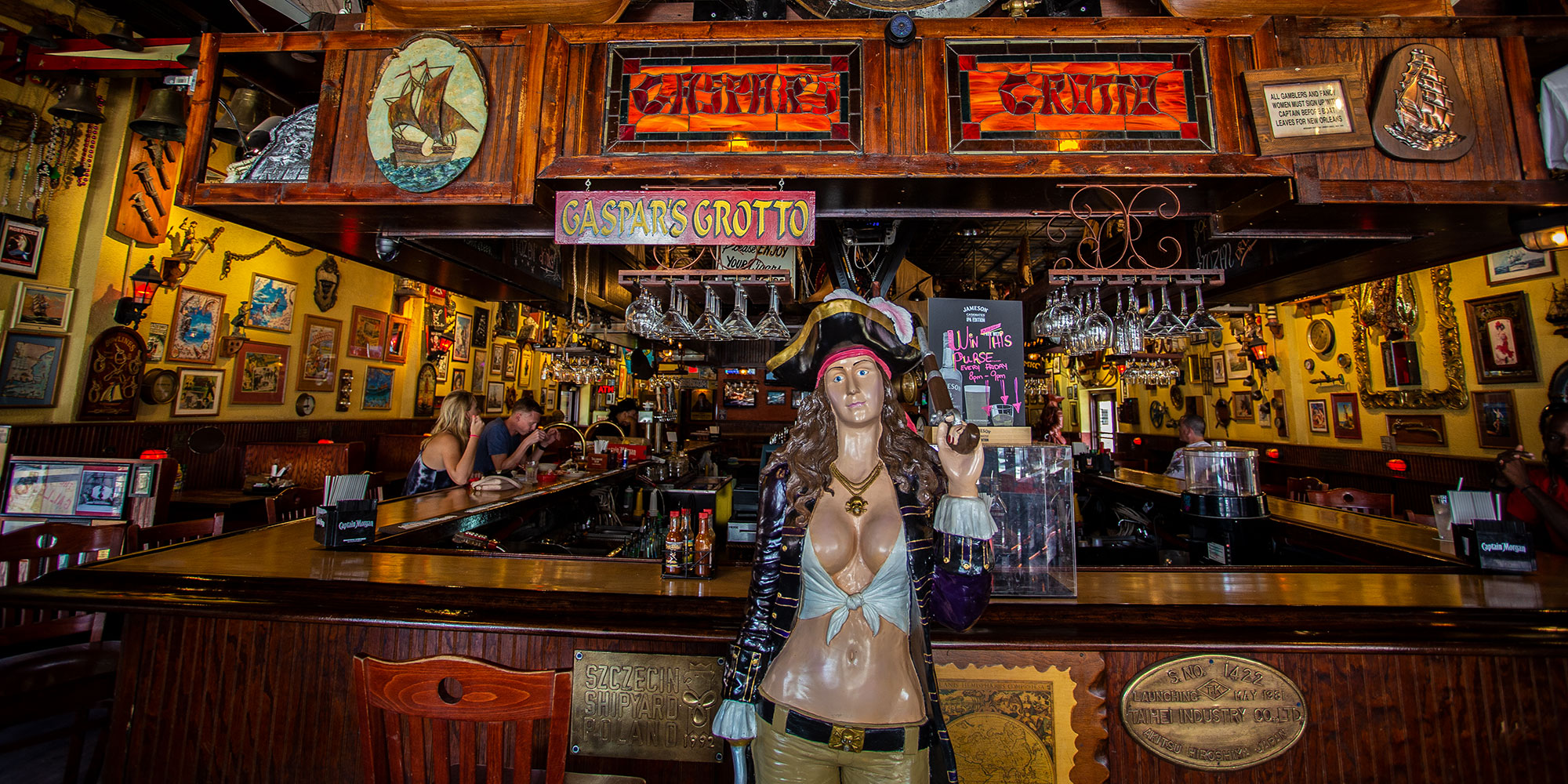 10 Places to Eat Near Amalie Arena Tampa Magazines