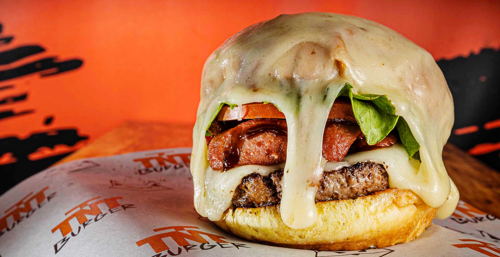 TNT's Cheesy Beast Burger (Photography by Gabriel Burgos)
