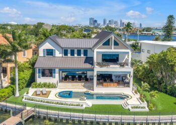 Home Design: Timeless & Tropical